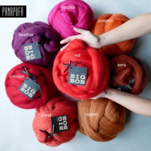 super-giant-chunky-merino-yarn-roving-for-armknitting-DIY-in-red-color