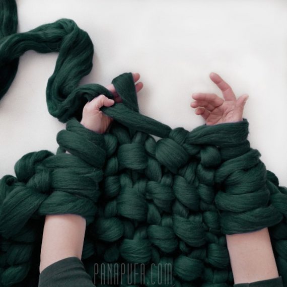 chunky-knit-yarn-merino-wool-arm-knitting-DIY-big-bob-panapufa-forrest-green