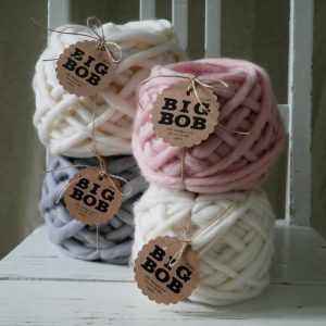 super-chunky-merino-yarn-extreme-arm-knitting-DIY-17
