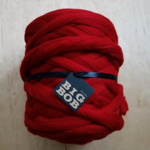 red-super-chunky-merino-yarn-extreme-arm-knitting-diy