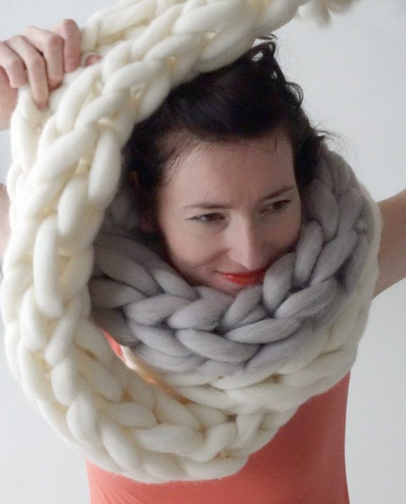 white-super-chunky-knit-merino-scarf