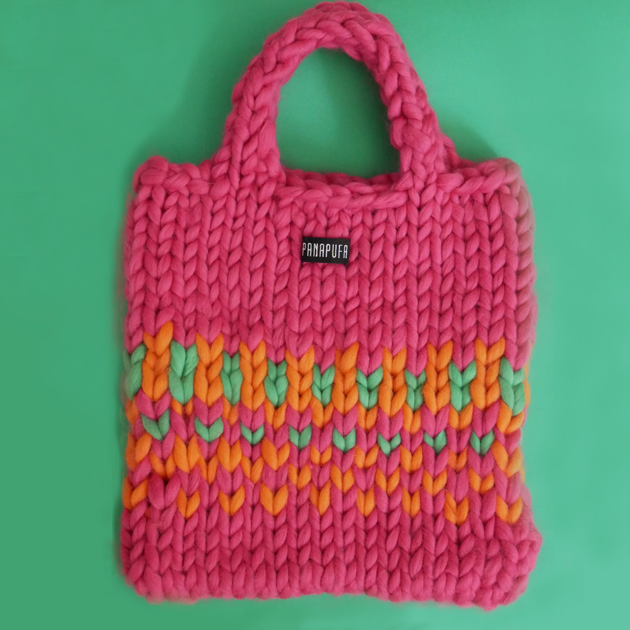 how to hand crochet giant yarn bag  Chunky yarn crochet, Crochet clothing  and accessories, Yarn bag