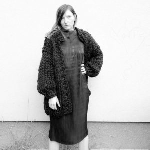chunky-knit-organic-merino-short-melange-handmade-handknitted-giant-yarn-sweater-pullover-oversize-bulky-wool-jumper-cardigan