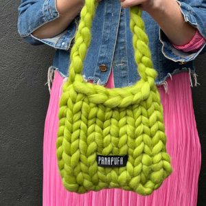 chunky-knit-bag-totebag-merino-wool-purse-crochet-mini-tote-bag-giant-yarn-shopper-fashion-trends