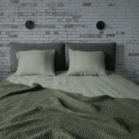 linen-waffle-blanket-homewear-linen-bedding-douvet-home-decor-design-bedroom-contemporary-sustainable-interior-design-panapufa-pink