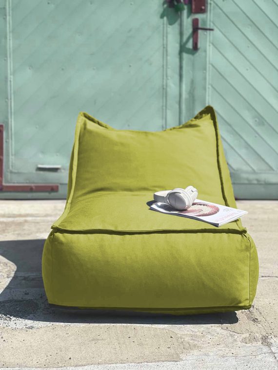 outdoor-pouf-giant-garden-bean-bag-pouf-for-contemporary-terrace-soft-furniture-ottoman-pouffe-chunky-knit-pouf-luxury-armchair-classic-modern-interiors-trends-bright-colors