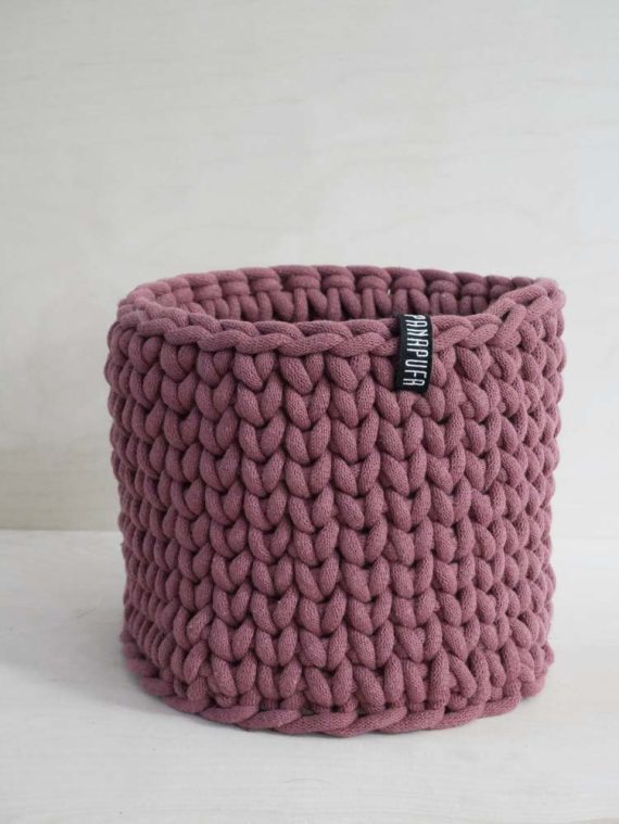 chunky-crochet-knitted-flowerpot-storage-basket--luxury-interior-design-trends