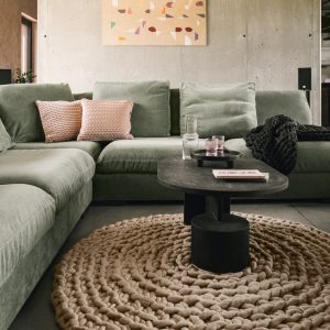 chunky-knit-round-wool-rug-carpet-boho-loft-decorative-pillows-interior-design-trends-livingroom_03-6-2