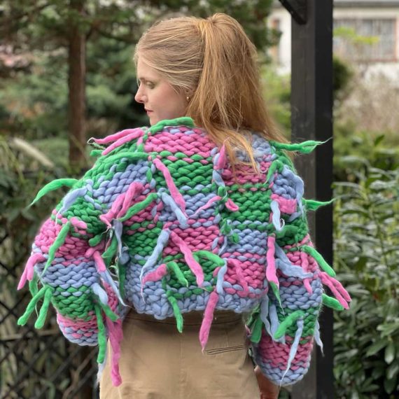 chunky-knit-fringes-merino-short-melange-handmade-handknitted-giant-yarn-sweater-pullover-oversize-bulky-wool-jumper-cardigan