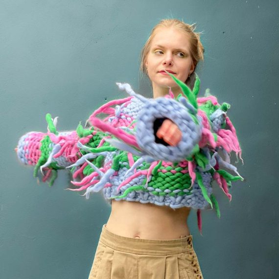 chunky-knit-fringes-merino-short-melange-handmade-handknitted-giant-yarn-sweater-pullover-oversize-bulky-wool-jumper-cardigan