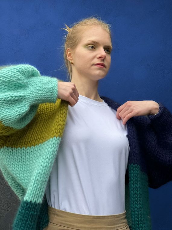 chunky-knit-organic-merino-short-melange-handmade-handknitted-giant-yarn-sweater-pullover-oversize-bulky-wool-jumper-cardigan-0999
