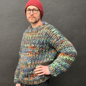 chunky-sweater-knit-organic-merino-short-melange-handmade-handknitted-giant-yarn-pullover-wool-jumper-cardiga-luxurious-fashion-trends-wool-fetish-fricks-sustainable-slow-fashion